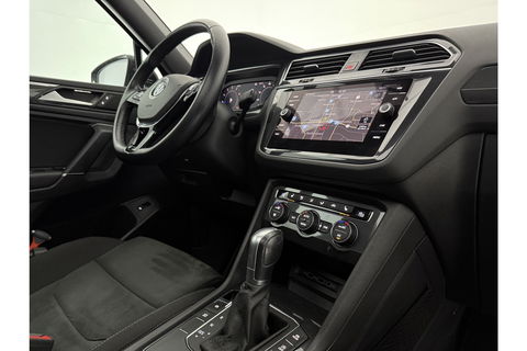 Volkswagen Tiguan 1.5 TSI 150PK Allspace R-Line 7P Pano LED Carplay Virtual Camera Clima Cruise Navi PDC 19''LMV