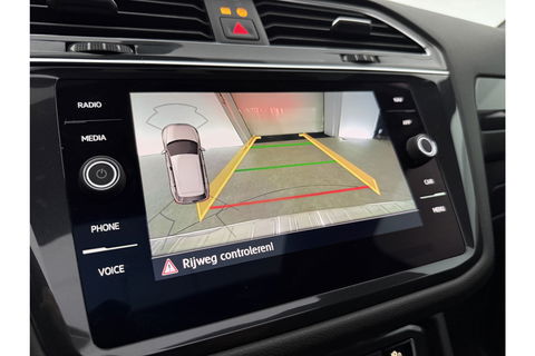 Volkswagen Tiguan 1.5 TSI 150PK Allspace R-Line 7P Pano LED Carplay Virtual Camera Clima Cruise Navi PDC 19''LMV