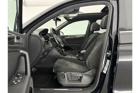 Volkswagen Tiguan 1.5 TSI 150PK Allspace R-Line 7P Pano LED Carplay Virtual Camera Clima Cruise Navi PDC 19''LMV