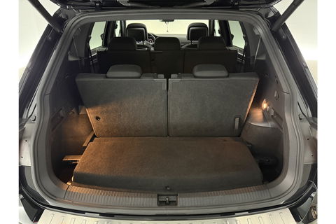Volkswagen Tiguan 1.5 TSI 150PK Allspace R-Line 7P Pano LED Carplay Virtual Camera Clima Cruise Navi PDC 19''LMV