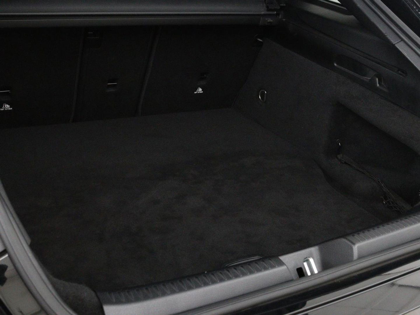 Mercedes-Benz CLA-Klasse Shooting Brake 250e AMG Night | Panoramadak | Adaptive cruise | Head-Up | Carplay | Stoelverwarming | Trekhaak | Leder/Alcantara | Widescreen | Full LED
