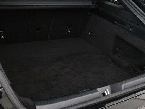 Mercedes-Benz CLA-Klasse Shooting Brake 250e AMG Night | Panoramadak | Adaptive cruise | Head-Up | Carplay | Stoelverwarming | Trekhaak | Leder/Alcantara | Widescreen | Full LED