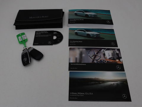Mercedes-Benz CLA-Klasse Shooting Brake 250e AMG Night | Panoramadak | Adaptive cruise | Head-Up | Carplay | Stoelverwarming | Trekhaak | Leder/Alcantara | Widescreen | Full LED