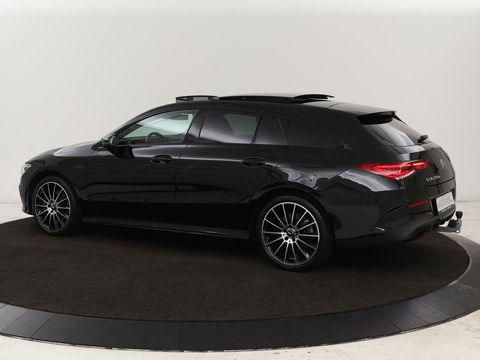 Mercedes-Benz CLA-Klasse Shooting Brake 250e AMG Night | Panoramadak | Adaptive cruise | Head-Up | Carplay | Stoelverwarming | Trekhaak | Leder/Alcantara | Widescreen | Full LED