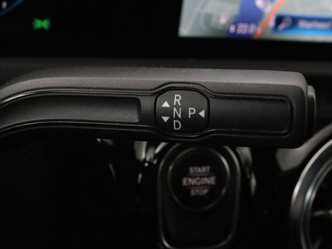 Mercedes-Benz CLA-Klasse Shooting Brake 250e AMG Night | Panoramadak | Adaptive cruise | Head-Up | Carplay | Stoelverwarming | Trekhaak | Leder/Alcantara | Widescreen | Full LED