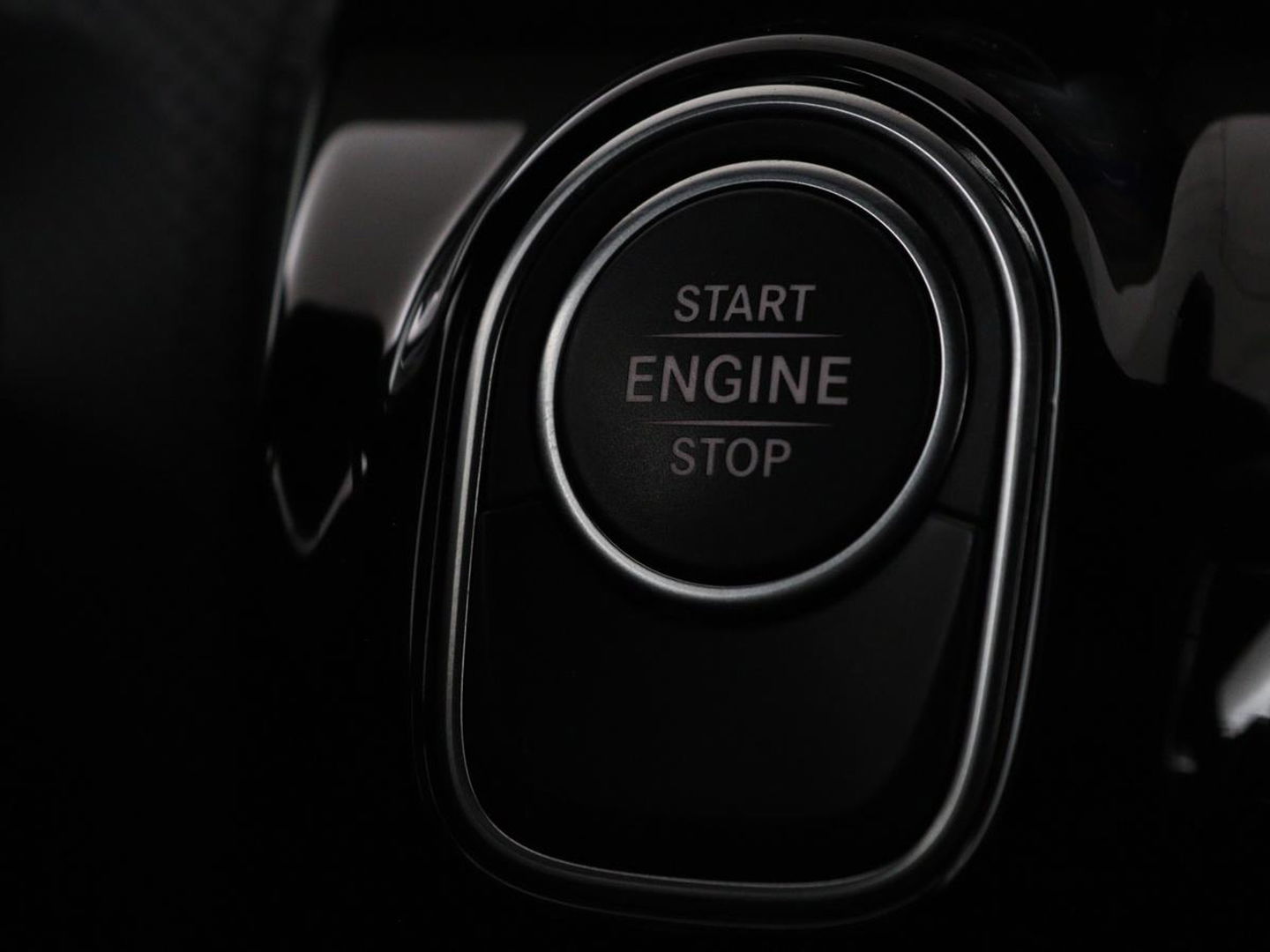 Mercedes-Benz CLA-Klasse Shooting Brake 250e AMG Night | Panoramadak | Adaptive cruise | Head-Up | Carplay | Stoelverwarming | Trekhaak | Leder/Alcantara | Widescreen | Full LED