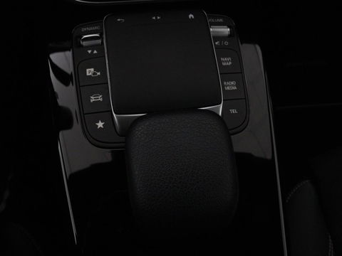 Mercedes-Benz CLA-Klasse Shooting Brake 250e AMG Night | Panoramadak | Adaptive cruise | Head-Up | Carplay | Stoelverwarming | Trekhaak | Leder/Alcantara | Widescreen | Full LED