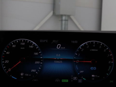 Mercedes-Benz CLA-Klasse Shooting Brake 250e AMG Night | Panoramadak | Adaptive cruise | Head-Up | Carplay | Stoelverwarming | Trekhaak | Leder/Alcantara | Widescreen | Full LED