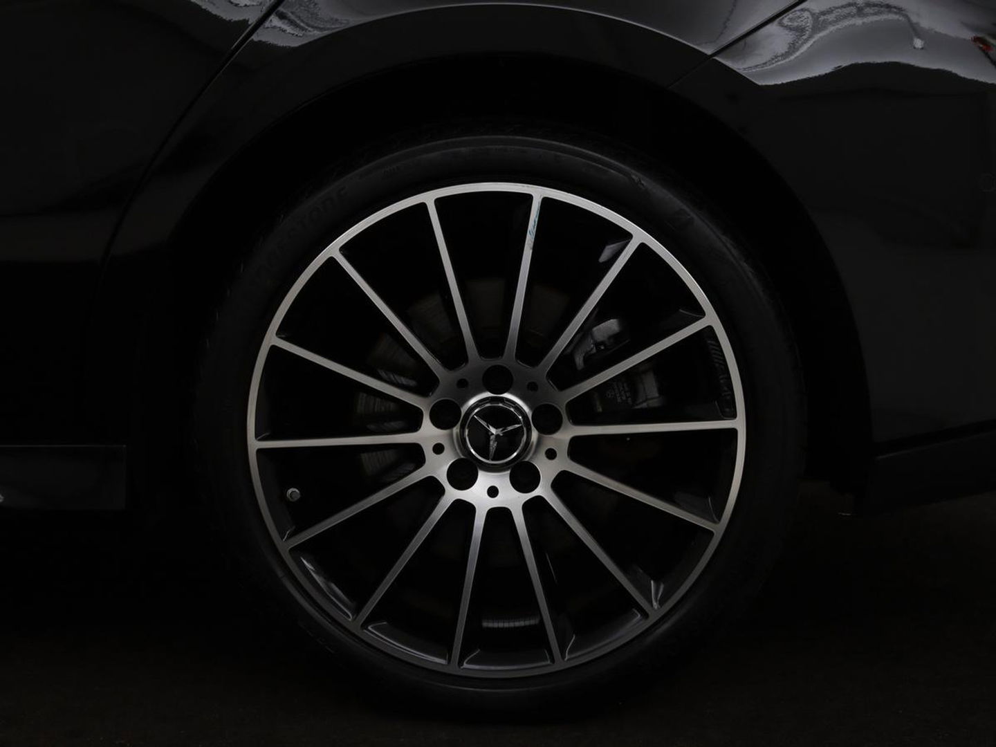Mercedes-Benz CLA-Klasse Shooting Brake 250e AMG Night | Panoramadak | Adaptive cruise | Head-Up | Carplay | Stoelverwarming | Trekhaak | Leder/Alcantara | Widescreen | Full LED