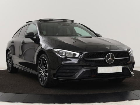 Mercedes-Benz CLA-Klasse Shooting Brake 250e AMG Night | Panoramadak | Adaptive cruise | Head-Up | Carplay | Stoelverwarming | Trekhaak | Leder/Alcantara | Widescreen | Full LED