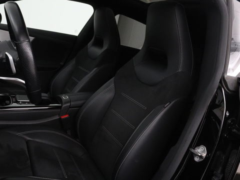 Mercedes-Benz CLA-Klasse Shooting Brake 250e AMG Night | Panoramadak | Adaptive cruise | Head-Up | Carplay | Stoelverwarming | Trekhaak | Leder/Alcantara | Widescreen | Full LED