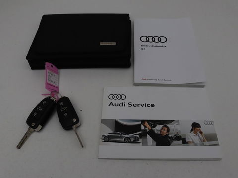 Audi Q3 1.4 TFSI Sport S Line Edition | Origineel NL | Half leder | Trekhaak | Full LED | Sportstoelen | Navigatie | Climate control | Parkeerhulp | Cruise control | Bluetooth | Getint glas