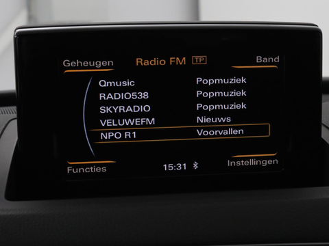Audi Q3 1.4 TFSI Sport S Line Edition | Origineel NL | Half leder | Trekhaak | Full LED | Sportstoelen | Navigatie | Climate control | Parkeerhulp | Cruise control | Bluetooth | Getint glas