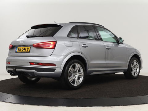 Audi Q3 1.4 TFSI Sport S Line Edition | Origineel NL | Half leder | Trekhaak | Full LED | Sportstoelen | Navigatie | Climate control | Parkeerhulp | Cruise control | Bluetooth | Getint glas