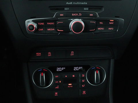 Audi Q3 1.4 TFSI Sport S Line Edition | Origineel NL | Half leder | Trekhaak | Full LED | Sportstoelen | Navigatie | Climate control | Parkeerhulp | Cruise control | Bluetooth | Getint glas