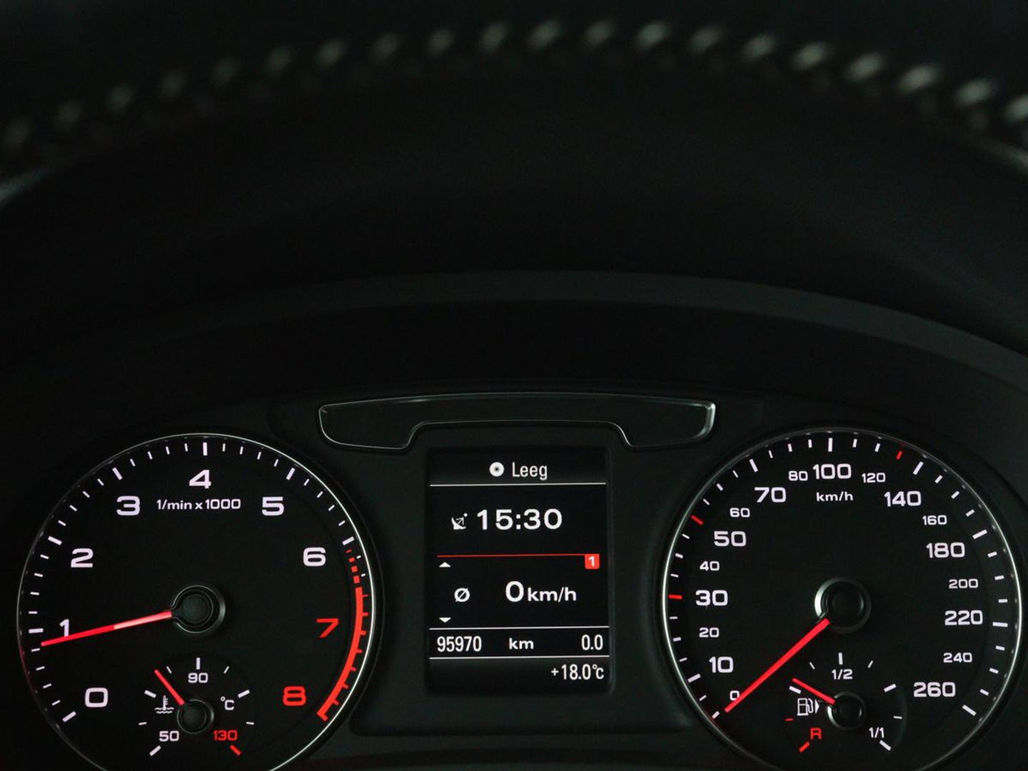 Audi Q3 1.4 TFSI Sport S Line Edition | Origineel NL | Half leder | Trekhaak | Full LED | Sportstoelen | Navigatie | Climate control | Parkeerhulp | Cruise control | Bluetooth | Getint glas