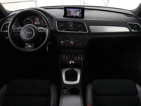 Audi Q3 1.4 TFSI Sport S Line Edition | Origineel NL | Half leder | Trekhaak | Full LED | Sportstoelen | Navigatie | Climate control | Parkeerhulp | Cruise control | Bluetooth | Getint glas