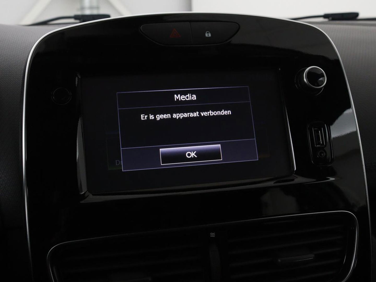 Renault Clio 1.2 TCe Zen | Automaat | Camera | Trekhaak | Navigatie | Climate control | Cruise control | Bluetooth
