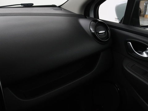 Renault Clio 1.2 TCe Zen | Automaat | Camera | Trekhaak | Navigatie | Climate control | Cruise control | Bluetooth