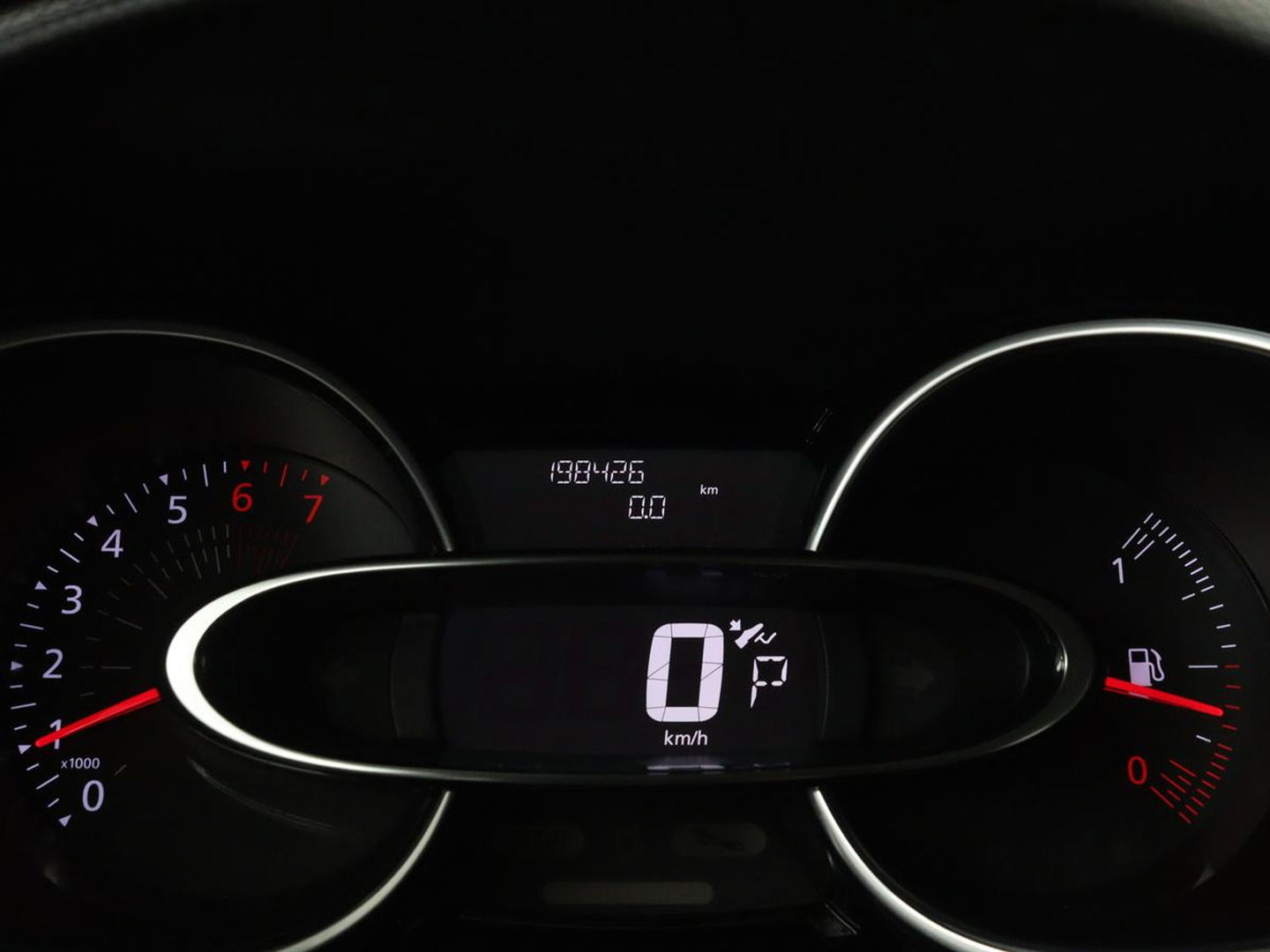 Renault Clio 1.2 TCe Zen | Automaat | Camera | Trekhaak | Navigatie | Climate control | Cruise control | Bluetooth