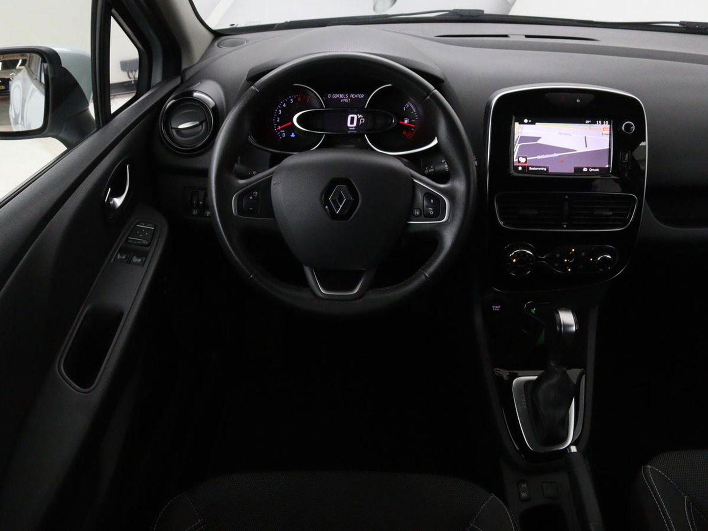 Renault Clio 1.2 TCe Zen | Automaat | Camera | Trekhaak | Navigatie | Climate control | Cruise control | Bluetooth