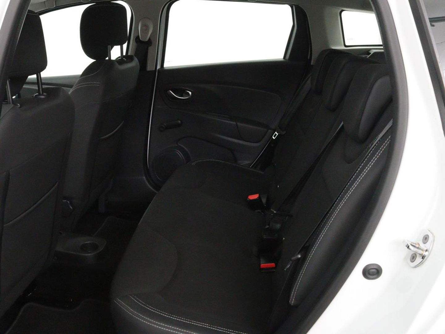 Renault Clio 1.2 TCe Zen | Automaat | Camera | Trekhaak | Navigatie | Climate control | Cruise control | Bluetooth
