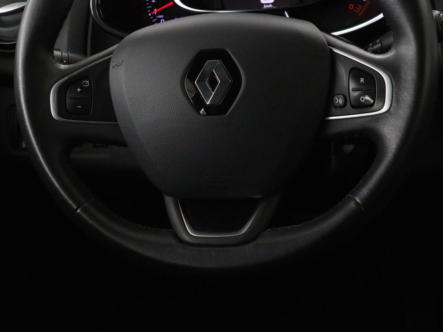 Renault Clio 1.2 TCe Zen | Automaat | Camera | Trekhaak | Navigatie | Climate control | Cruise control | Bluetooth