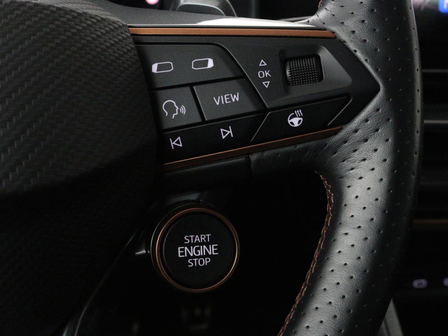 CUPRA Leon 1.4 e-Hybrid VZ Performance | Panoramadak | Stoel & stuurverwarming | Adaptive cruise | Camera | Carplay | Navigatie | Sfeerverlichting | Keyless | Full LED | PHEV