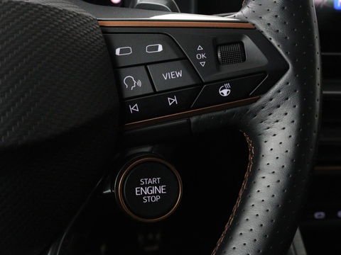 CUPRA Leon 1.4 e-Hybrid VZ Performance | Panoramadak | Stoel & stuurverwarming | Adaptive cruise | Camera | Carplay | Navigatie | Sfeerverlichting | Keyless | Full LED | PHEV