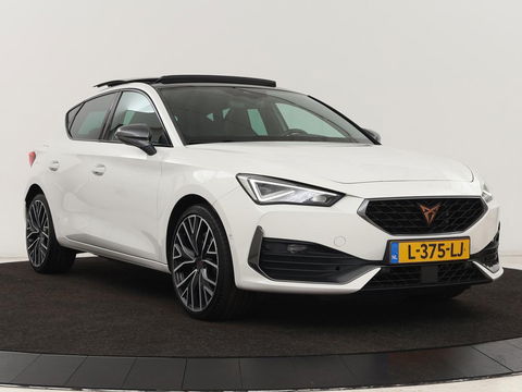 CUPRA Leon 1.4 e-Hybrid VZ Performance | Panoramadak | Stoel & stuurverwarming | Adaptive cruise | Camera | Carplay | Navigatie | Sfeerverlichting | Keyless | Full LED | PHEV