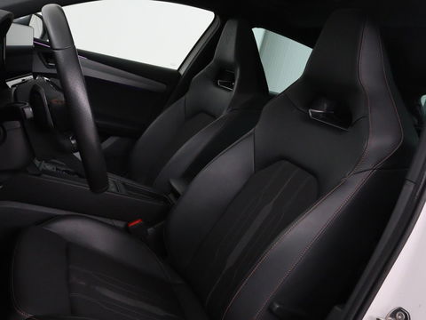 CUPRA Leon 1.4 e-Hybrid VZ Performance | Panoramadak | Stoel & stuurverwarming | Adaptive cruise | Camera | Carplay | Navigatie | Sfeerverlichting | Keyless | Full LED | PHEV