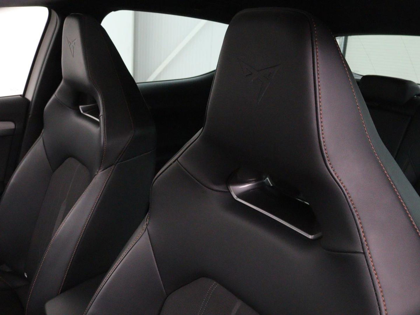 CUPRA Leon 1.4 e-Hybrid VZ Performance | Panoramadak | Stoel & stuurverwarming | Adaptive cruise | Camera | Carplay | Navigatie | Sfeerverlichting | Keyless | Full LED | PHEV