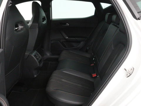 CUPRA Leon 1.4 e-Hybrid VZ Performance | Panoramadak | Stoel & stuurverwarming | Adaptive cruise | Camera | Carplay | Navigatie | Sfeerverlichting | Keyless | Full LED | PHEV