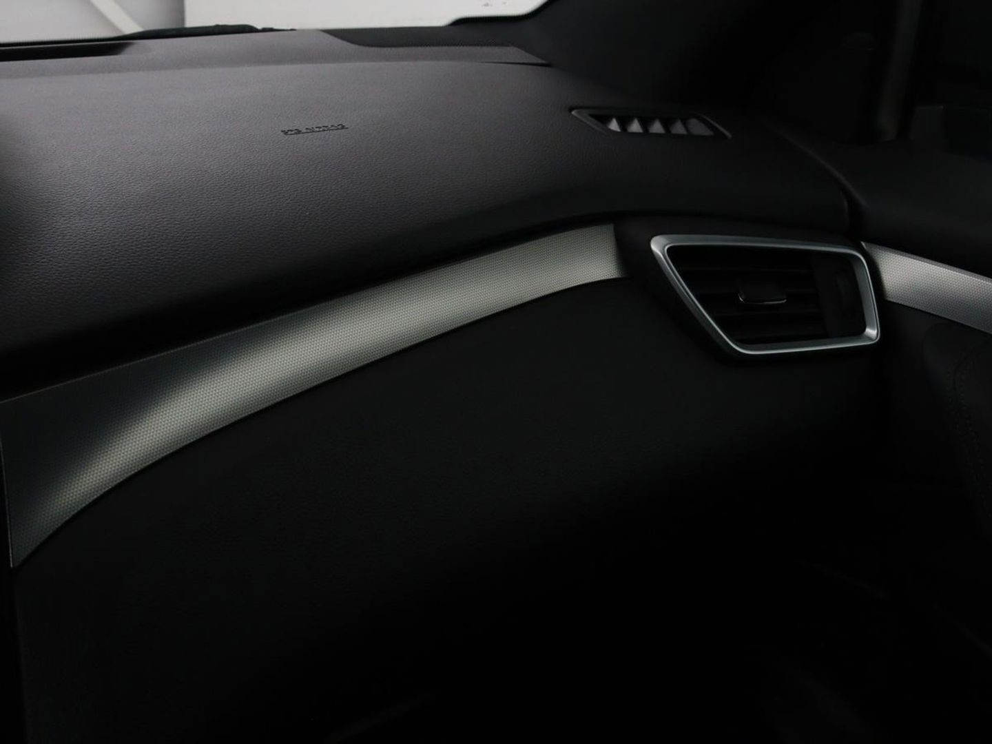 Nissan QASHQAI 1.3 DIG-T Tekna | Panoramadak | Leder | Trekhaak | 360 camera | Stoelverwarming | Bose Sound | Carplay | Full LED | Keyless | Navigatie