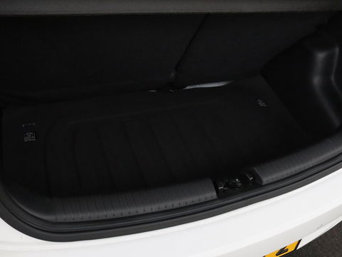 Hyundai i10 1.2i Comfort | Automaat | Climate control | Bluetooth | Elektrische ramen | Parkeerhulp | LED | Stuurbediening | 15'' lichtmetalen velgen
