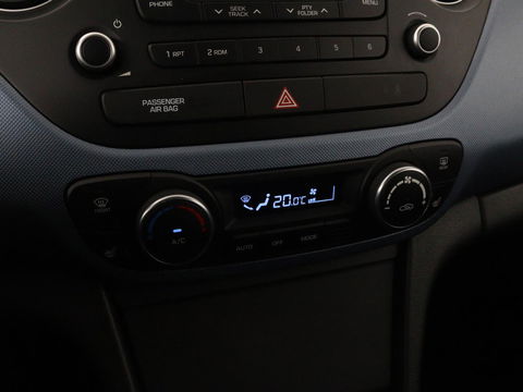 Hyundai i10 1.2i Comfort | Automaat | Climate control | Bluetooth | Elektrische ramen | Parkeerhulp | LED | Stuurbediening | 15'' lichtmetalen velgen