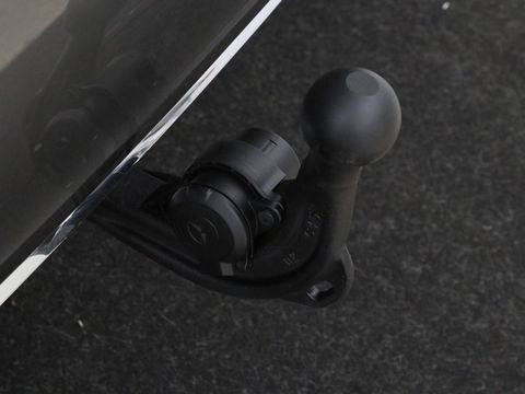 Mercedes-Benz A-Klasse 250e Urban | Leder | Stoelverwarming | Trekhaak | Camera | Sfeerverlichting | Widescreen | Park Assist | Navigatie | Full LED