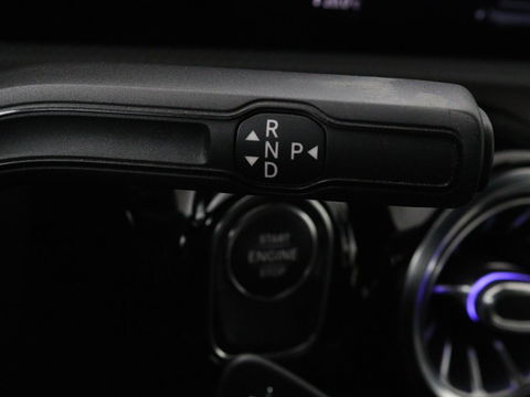 Mercedes-Benz A-Klasse 250e Urban | Leder | Stoelverwarming | Trekhaak | Camera | Sfeerverlichting | Widescreen | Park Assist | Navigatie | Full LED