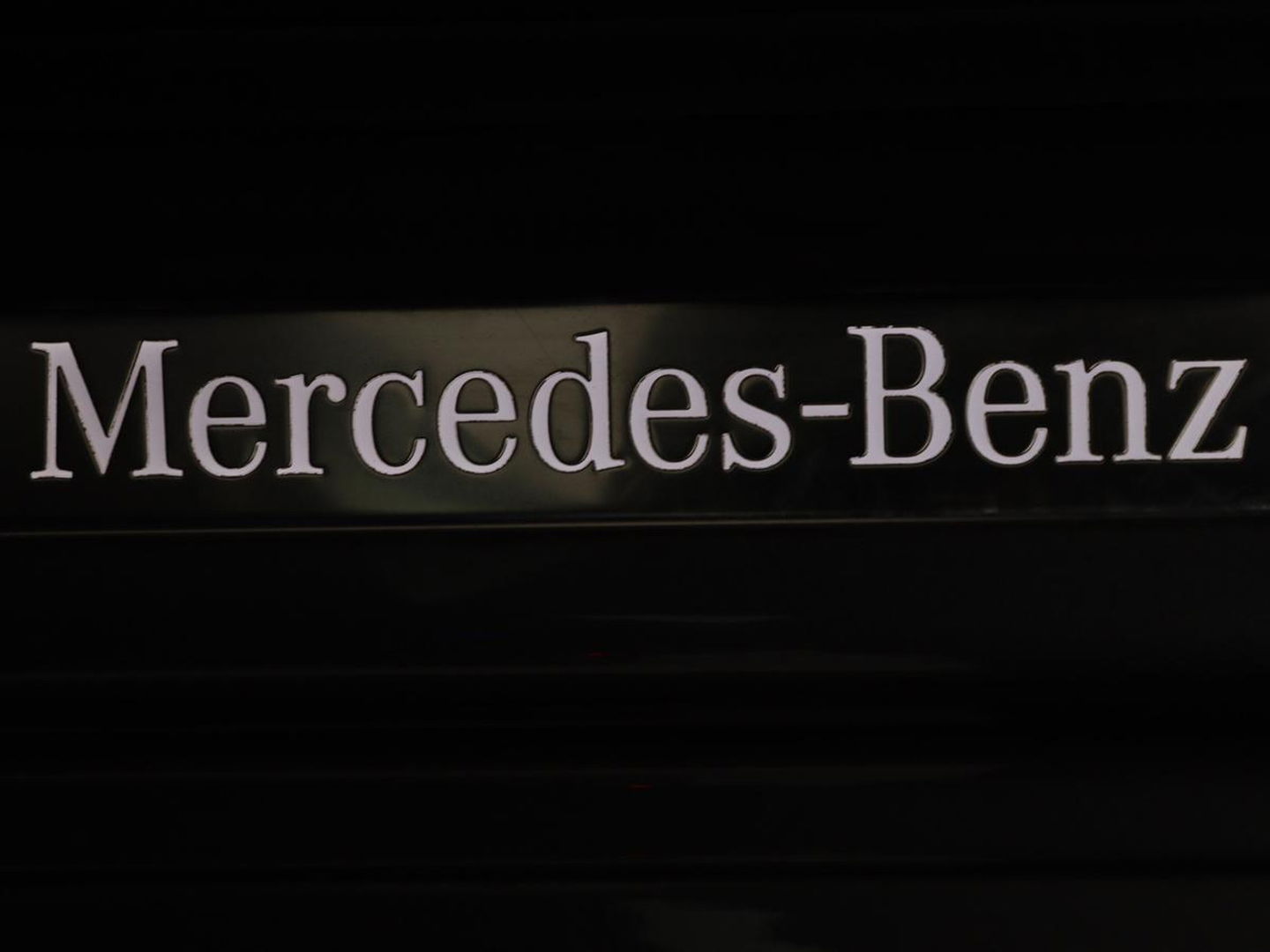 Mercedes-Benz A-Klasse 250e Urban | Leder | Stoelverwarming | Trekhaak | Camera | Sfeerverlichting | Widescreen | Park Assist | Navigatie | Full LED