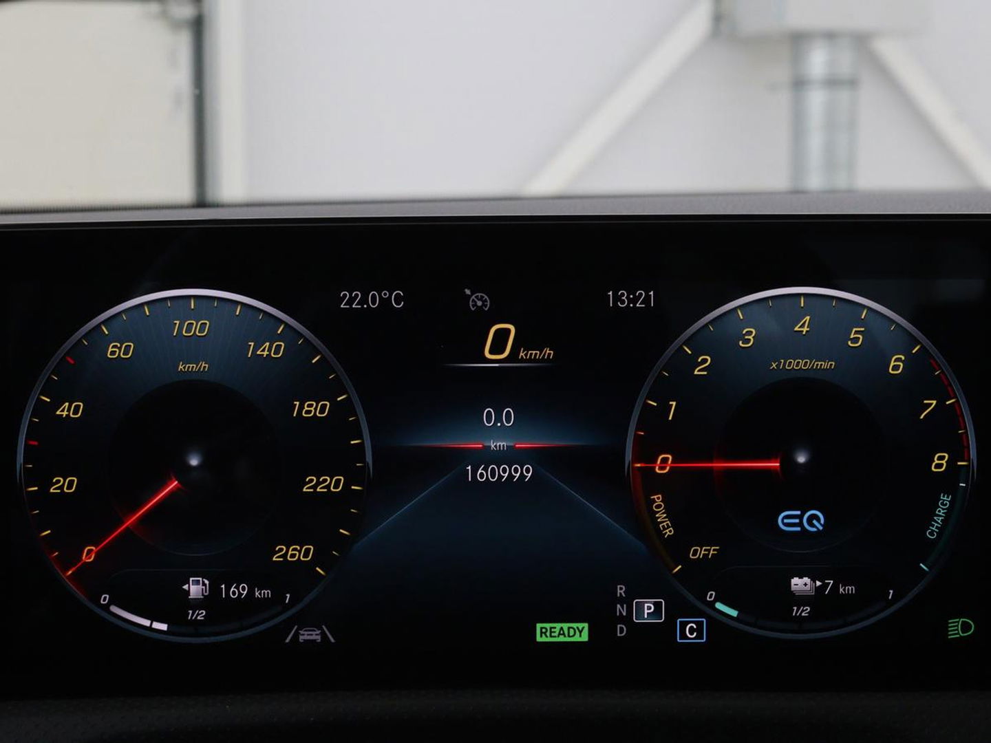 Mercedes-Benz A-Klasse 250e Urban | Leder | Stoelverwarming | Trekhaak | Camera | Sfeerverlichting | Widescreen | Park Assist | Navigatie | Full LED