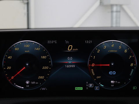 Mercedes-Benz A-Klasse 250e Urban | Leder | Stoelverwarming | Trekhaak | Camera | Sfeerverlichting | Widescreen | Park Assist | Navigatie | Full LED
