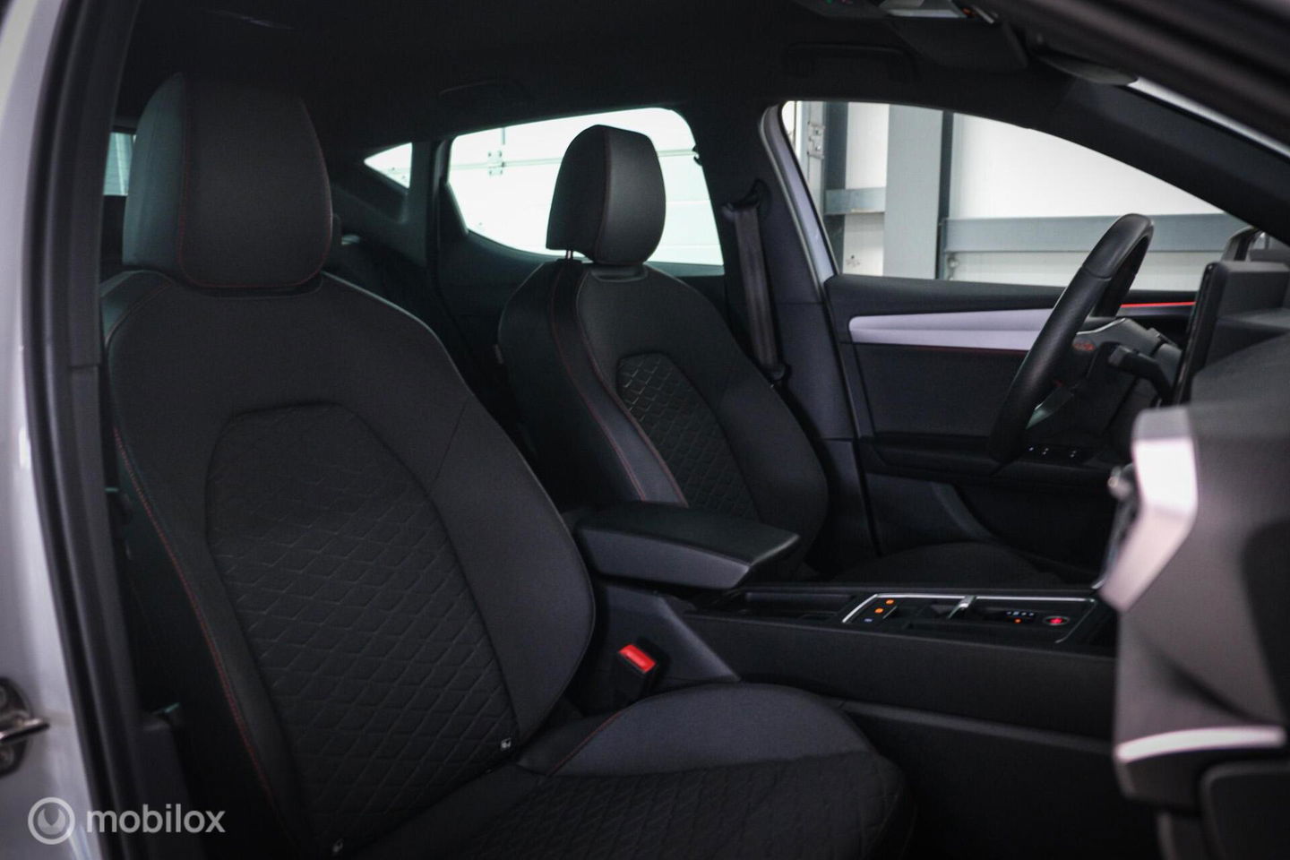 SEAT Leon 1.4 TSI eHybrid PHEV FR Business Intense | Camera | Stoel & stuurwiel verwarming | ACC | LED | Rijklaarprijs |