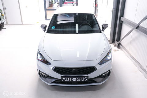 SEAT Leon 1.4 TSI eHybrid PHEV FR Business Intense | Camera | Stoel & stuurwiel verwarming | ACC | LED | Rijklaarprijs |