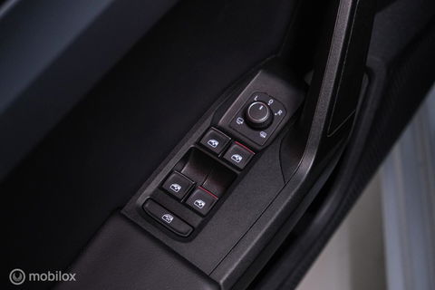 SEAT Leon 1.4 TSI eHybrid PHEV FR Business Intense | Camera | Stoel & stuurwiel verwarming | ACC | LED | Rijklaarprijs |