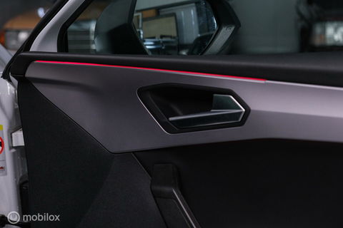 SEAT Leon 1.4 TSI eHybrid PHEV FR Business Intense | Camera | Stoel & stuurwiel verwarming | ACC | LED | Rijklaarprijs |