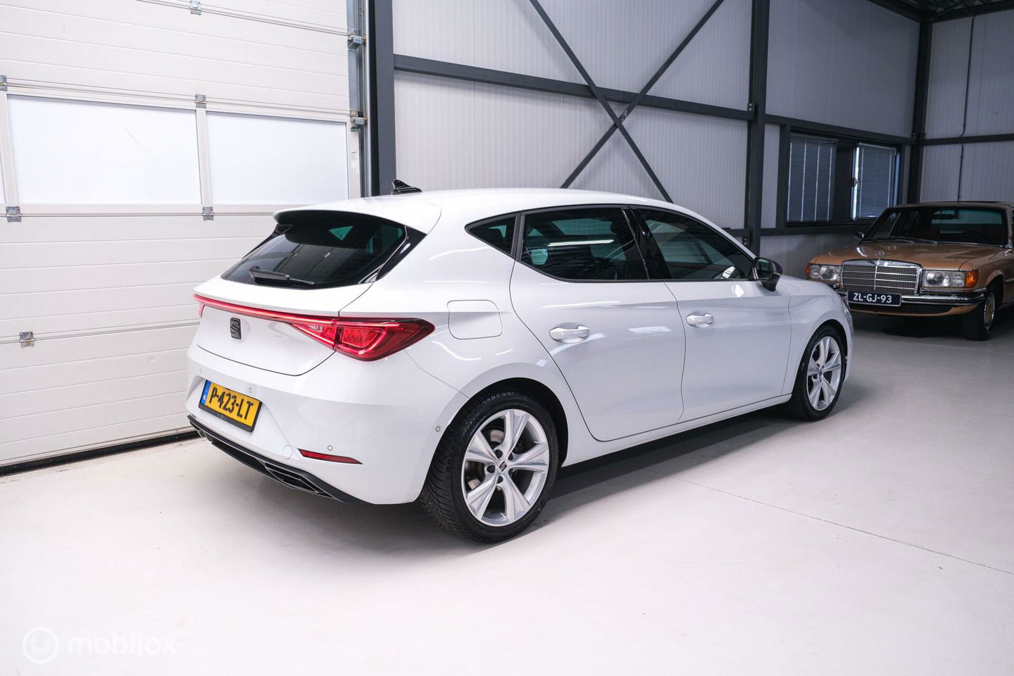 SEAT Leon 1.4 TSI eHybrid PHEV FR Business Intense | Camera | Stoel & stuurwiel verwarming | ACC | LED | Rijklaarprijs |