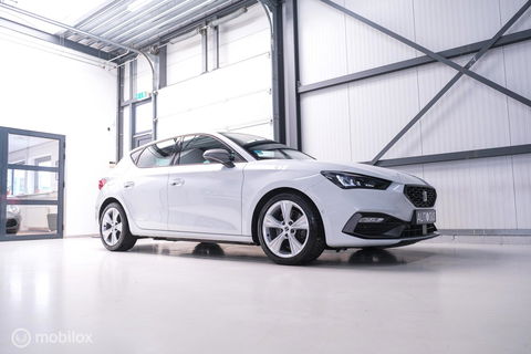 SEAT Leon 1.4 TSI eHybrid PHEV FR Business Intense | Camera | Stoel & stuurwiel verwarming | ACC | LED | Rijklaarprijs |