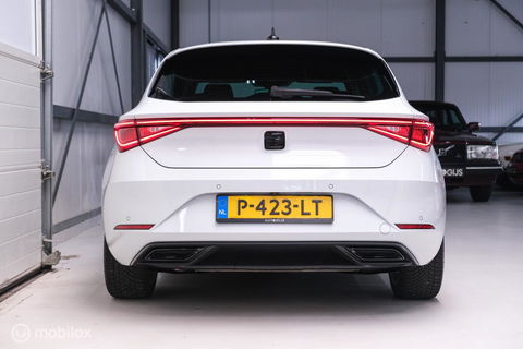 SEAT Leon 1.4 TSI eHybrid PHEV FR Business Intense | Camera | Stoel & stuurwiel verwarming | ACC | LED | Rijklaarprijs |
