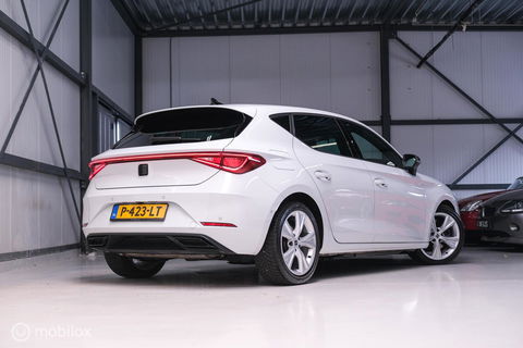 SEAT Leon 1.4 TSI eHybrid PHEV FR Business Intense | Camera | Stoel & stuurwiel verwarming | ACC | LED | Rijklaarprijs |