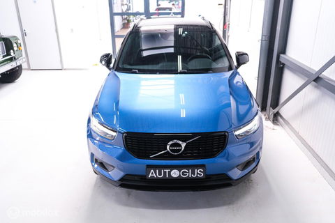 Volvo XC40 1.5 T5 Recharge R-Design 262 pk | Harman Kardon | Stoel & stuurverwarming | Trekhaak | LED | Alcantara | Rijklaar |